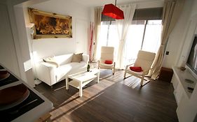 Near Clot & Sagrada Familia Apartment